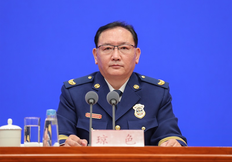 女性下部被艹视频应急部党组成员、消防救援局局长琼色出席新闻发布会